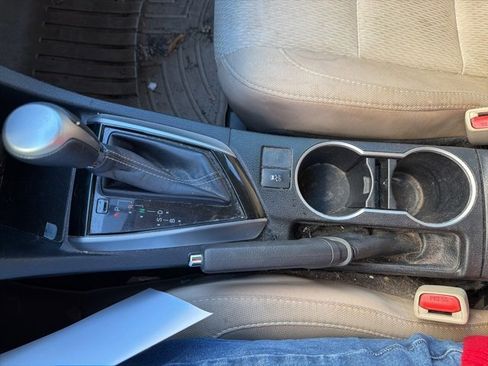 Used 2015 Toyota Corolla LE image 19