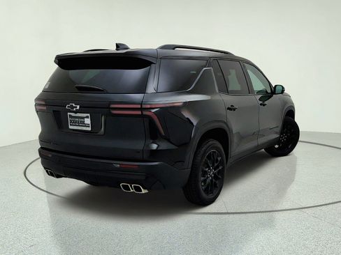 Used 2024 Chevrolet Traverse LT w/ Midnight/Sport Edition AWD/4WD image 9