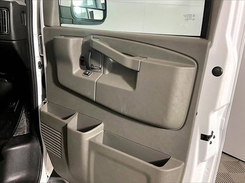 Used 2023 Chevrolet Express 3500 LT w/ LT Preferred Equipment Group image 18