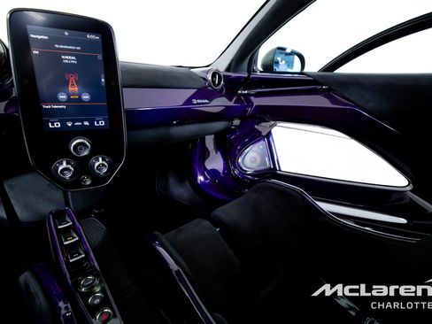 Used 2019 McLaren Senna RWD image 16