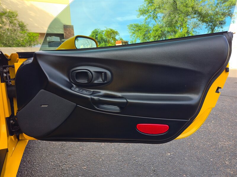 Used 2000 Chevrolet Corvette Convertible w/ Memory Pkg RWD image 25