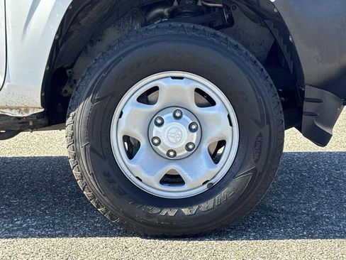 Used 2022 Toyota Tacoma SR image 30