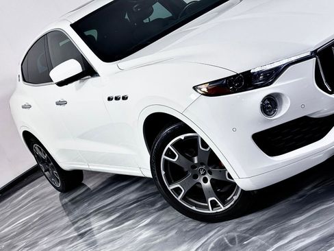 Used 2020 Maserati Levante AWD/4WD image 4