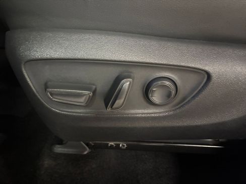 Used 2025 Toyota Grand Highlander XLE image 24