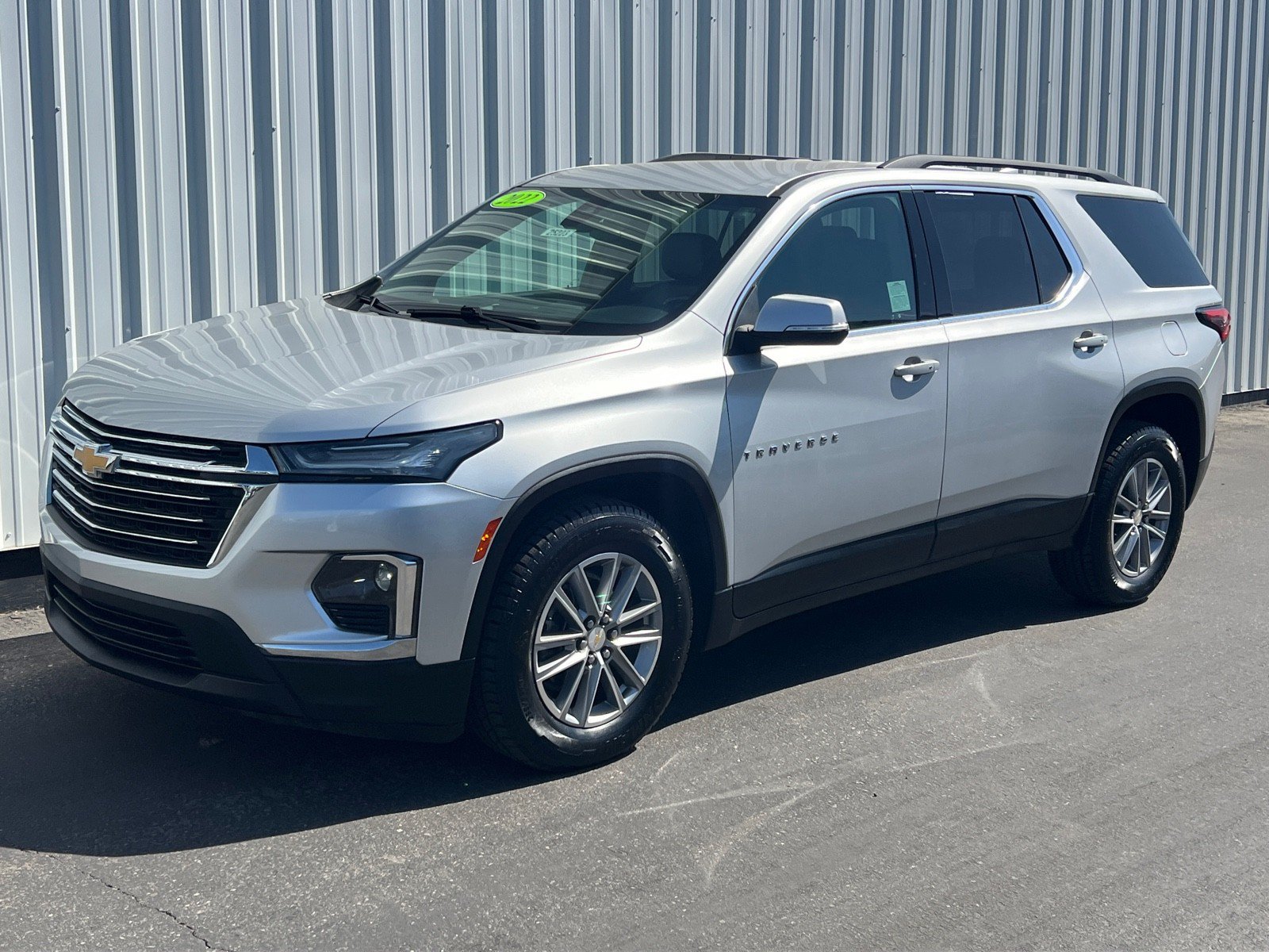 Used 2022 Chevrolet Traverse LT AWD/4WD image 1