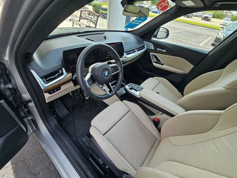 Used 2025 BMW X1 xDrive28i w/ M Sport Package AWD/4WD image 22