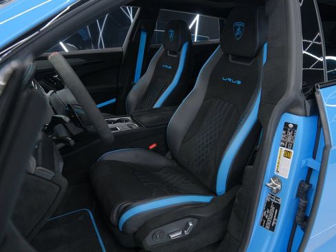 Used 2024 Lamborghini Urus Performante AWD/4WD image 9