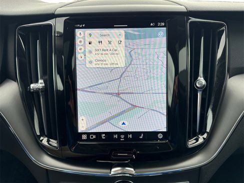 Certified 2025 Volvo XC60 B5 Core image 19