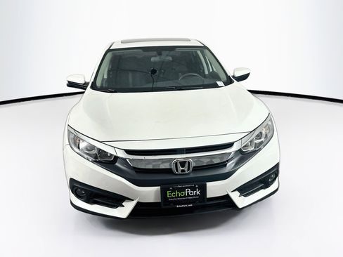 Used 2018 Honda Civic EX-T image 2