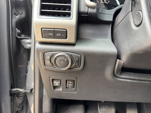 Used 2020 Ford F150 Lariat w/ Equipment Group 502A Luxury AWD/4WD image 23