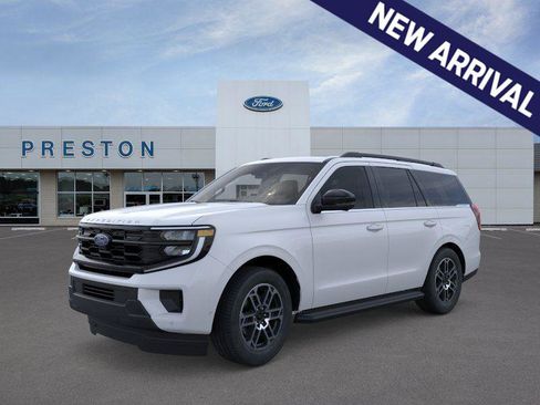 New 2026 Ford Expedition Active image 1