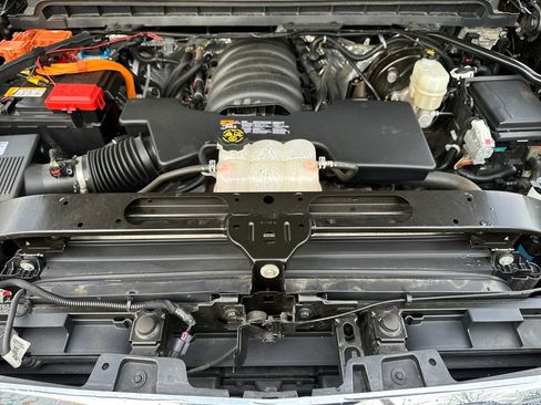 Used 2018 Chevrolet Silverado 1500 LT w/ LT Eassist Package image 12