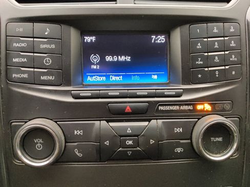 Used 2019 Ford Explorer XLT FWD image 25