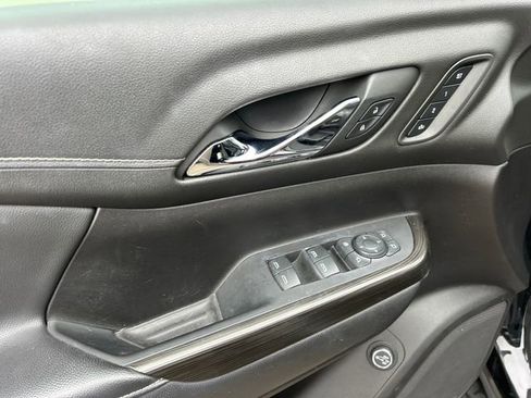 Used 2022 GMC Acadia SLT w/ Elevation Edition image 34