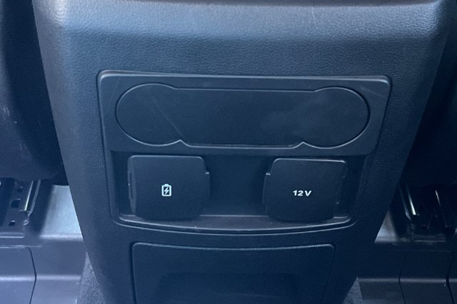 Used 2023 Ford Explorer XLT w/ Equipment Group 202A AWD/4WD image 14