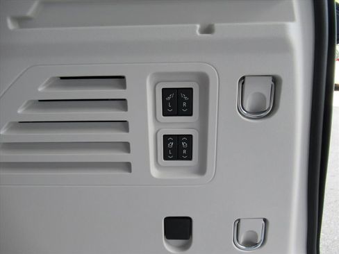 New 2026 Buick Enclave Avenir image 36