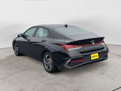 Certified 2025 Hyundai Elantra Sport image 3