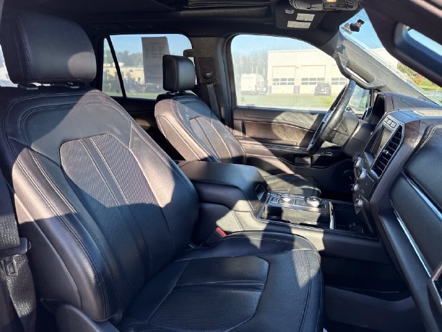 Used 2019 Ford Expedition Limited w/ Equipment Group 302A AWD/4WD image 13