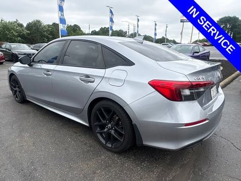 Used 2023 Honda Civic Sport image 4