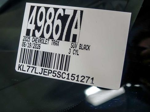 Used 2025 Chevrolet Trax RS w/ Driver Confidence Package FWD image 33