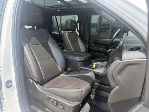 Used 2021 Chevrolet Tahoe High Country w/ Premium Package AWD/4WD image 24