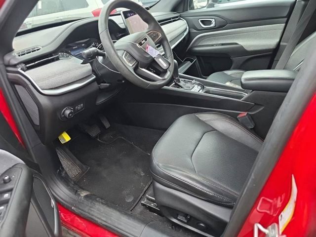 Used 2023 Jeep Compass Latitude w/ Sun and Sound Group AWD/4WD image 6