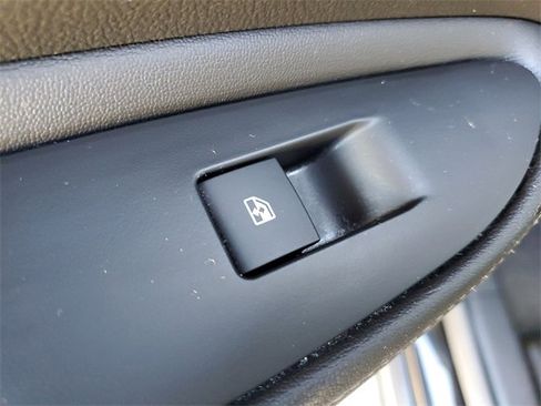 Used 2018 Buick Encore Premium image 14