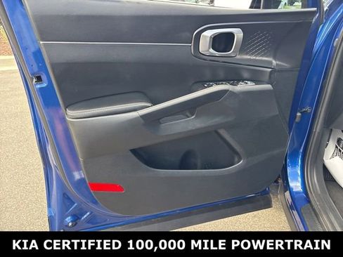 Certified 2022 Kia Sorento S FWD image 28