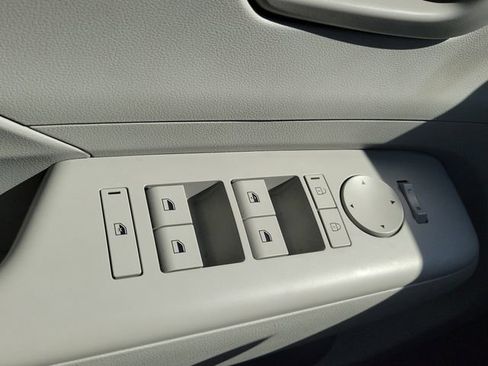 Used 2025 Hyundai Kona SEL FWD image 17