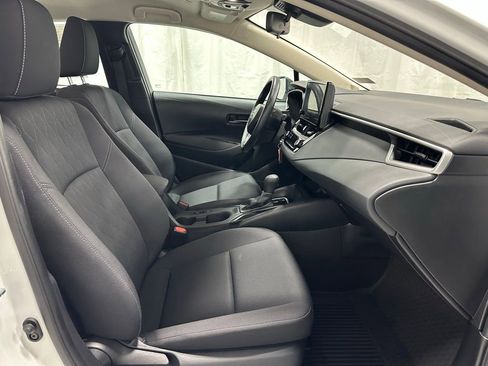 Used 2025 Toyota Corolla LE image 57