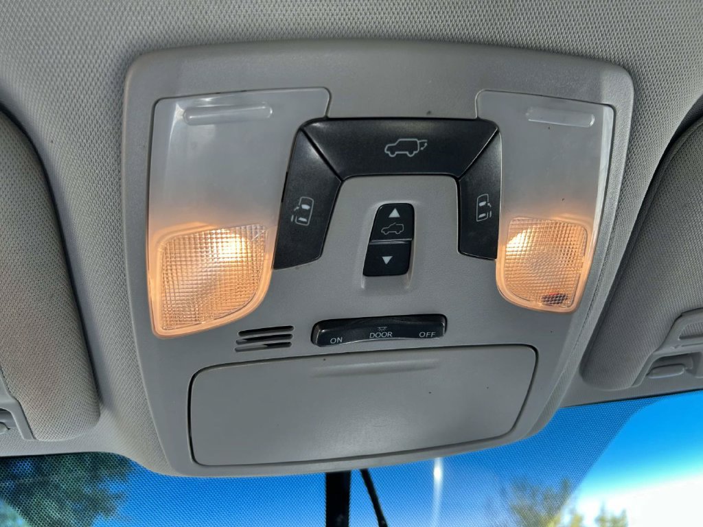 Used 2016 Toyota Sienna XLE Premium FWD image 21
