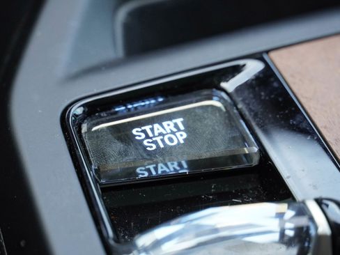 Used 2023 BMW iX xDrive50 w/ Premium Package image 19