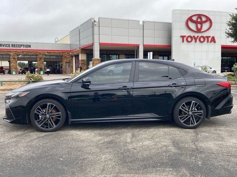 Used 2025 Toyota Camry XSE FWD image 8
