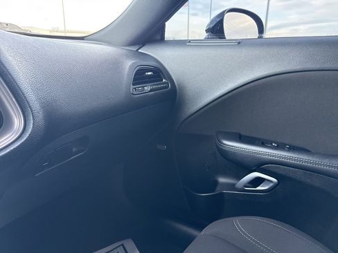 Used 2023 Dodge Challenger SXT image 17