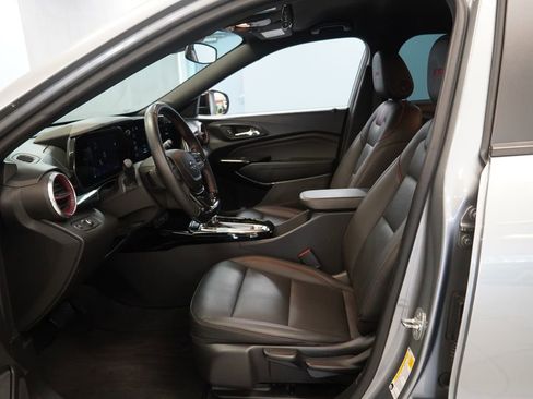 Certified 2024 Chevrolet Trax RS w/ Driver Confidence Package image 4