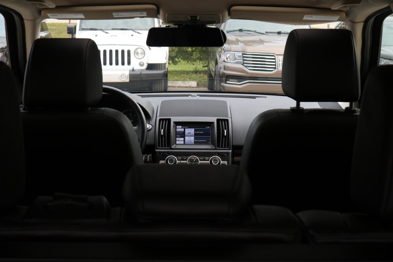 Used 2014 Land Rover LR2 AWD/4WD image 33
