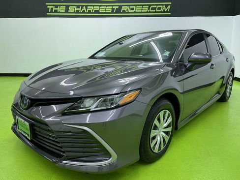 Used 2023 Toyota Camry LE image 5