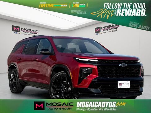 Used 2025 Chevrolet Traverse RS w/ LPO, Floor Liner Package image 1