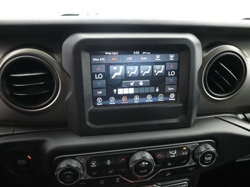 Used 2018 Jeep Wrangler Unlimited Sport S AWD/4WD image 18