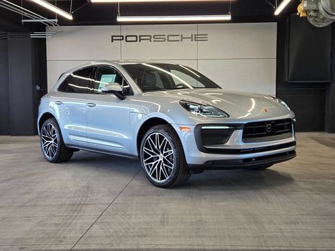 Certified 2026 Porsche Macan AWD/4WD image 28
