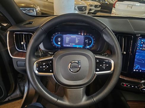 Certified 2023 Volvo XC60 B5 Plus w/ Climate Package image 21