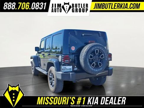 Used 2017 Jeep Wrangler Unlimited Sahara AWD/4WD image 5