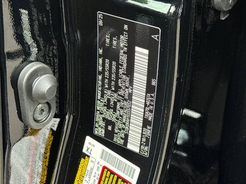 New 2025 Toyota Highlander Limited image 35