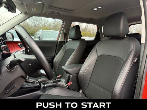 Certified 2024 Kia Soul GT-Line image 6
