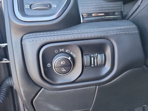 Used 2024 RAM 2500 Limited image 31