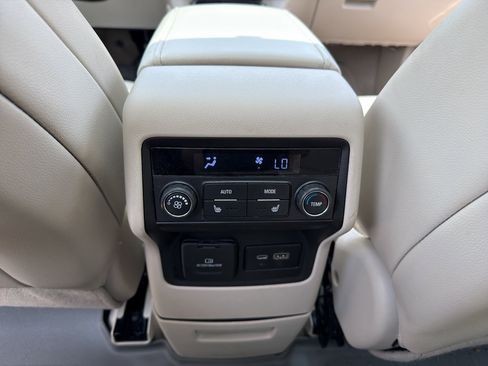 Used 2023 GMC Acadia Denali w/ Denali Ultimate Package FWD image 18