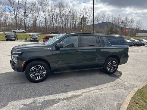 New 2026 Chevrolet Suburban Z71 w/ Z71 Off-Road Package AWD/4WD image 32
