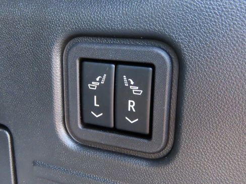 Used 2024 GMC Hummer EV 3X image 32