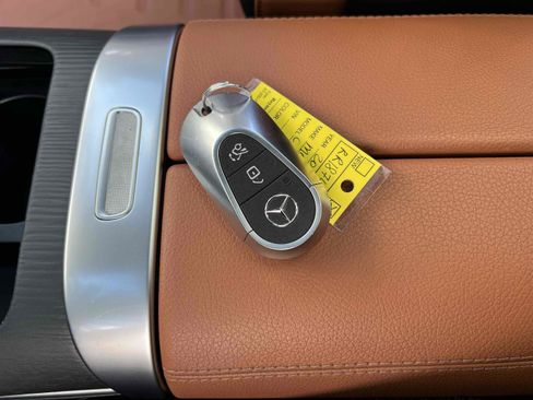 Used 2024 Mercedes-Benz C 300 Sedan image 8