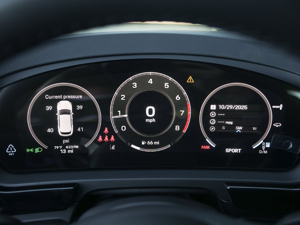 Certified 2026 Porsche Cayenne AWD/4WD image 18